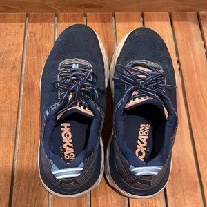 Hoka One One Bondi 6
